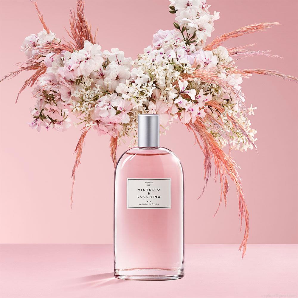 Perfume Victorio & Lucchino Jazmín Exótico Feminino Eau de Toilette 150 ml Perfume Victorio & Lucchino Jazmín Exótico Feminino Eau de Toilette 150 ml