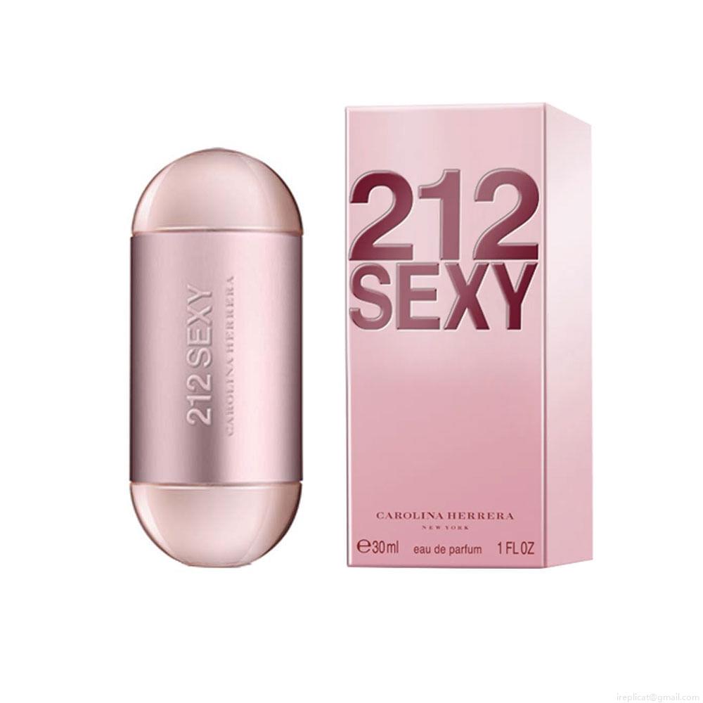 Perfume Carolina Herrera 212 Sexy Feminino Eau de Parfum 30 ml Perfume Carolina Herrera 212 Sexy Feminino Eau de Parfum 30 ml