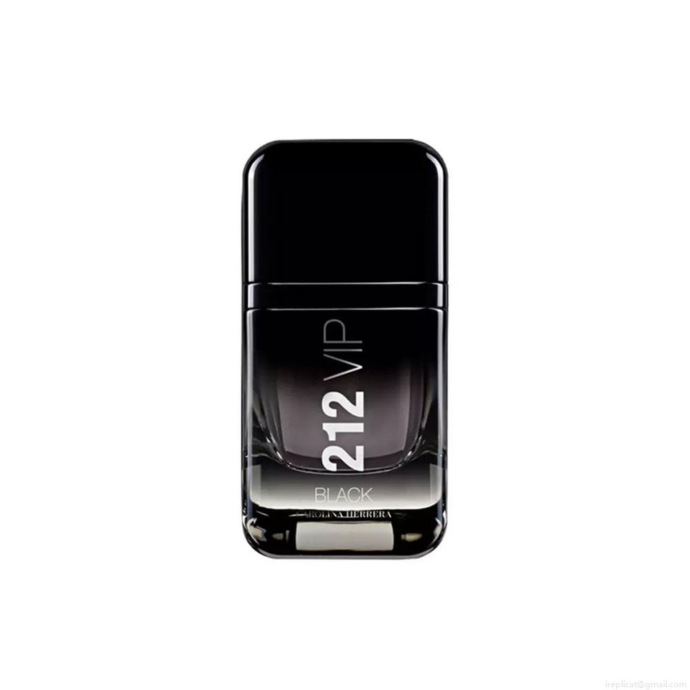 Perfume Carolina Herrera 212 Vip Men Black Masculino Eau de Parfum 50 ml Perfume Carolina Herrera 212 Vip Men Black Masculino Eau de Parfum 50 ml