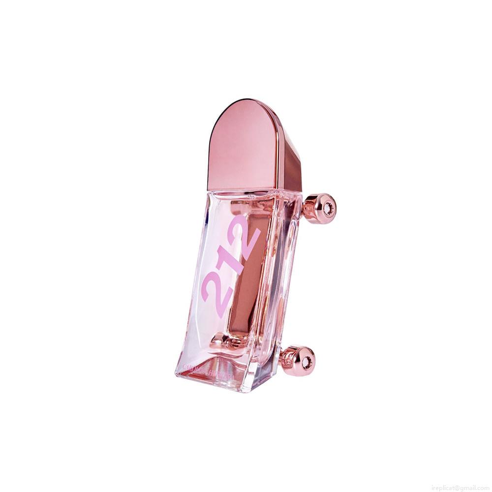 Perfume Carolina Herrera 212 Heroes Feminino Eau de Parfum 30 ml Perfume Carolina Herrera 212 Heroes Feminino Eau de Parfum 30 ml