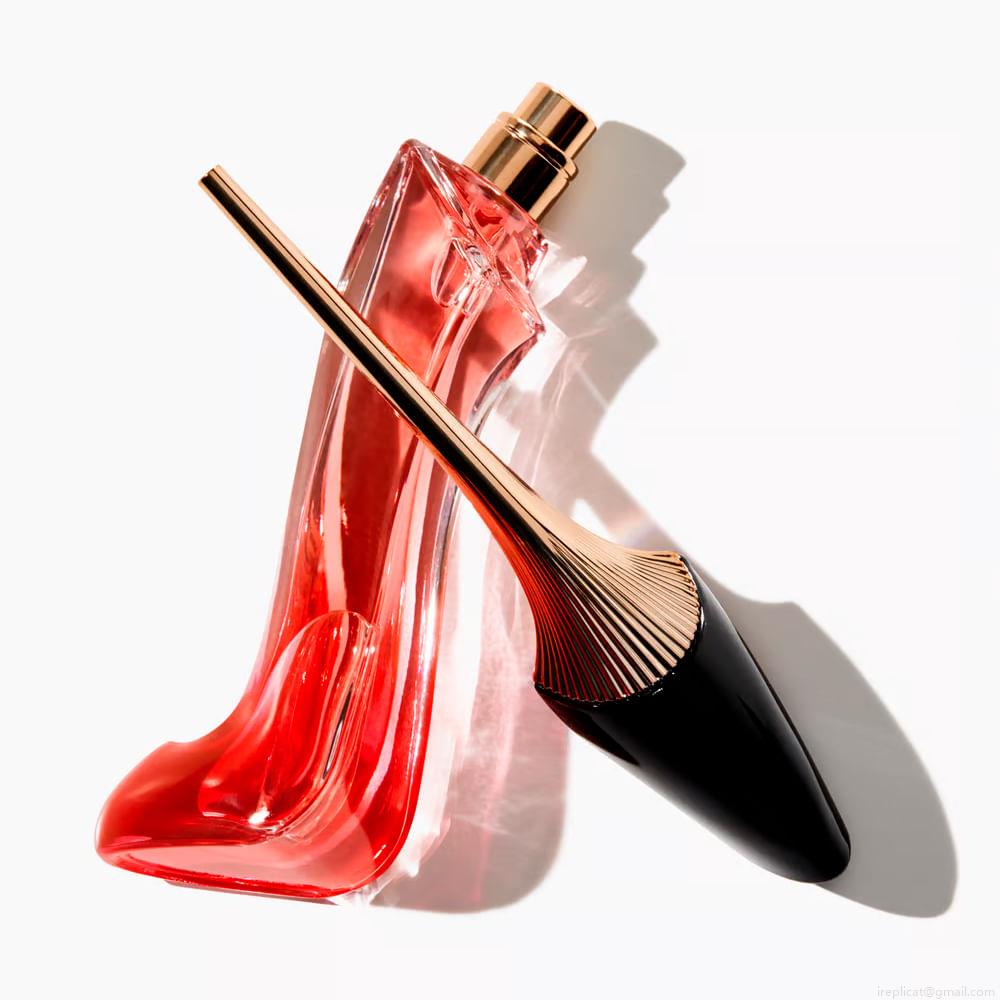 Perfume Carolina Herrera Very Good Girl Feminino Eau de Parfum 30 ml Perfume Carolina Herrera Very Good Girl Feminino Eau de Parfum 30 ml
