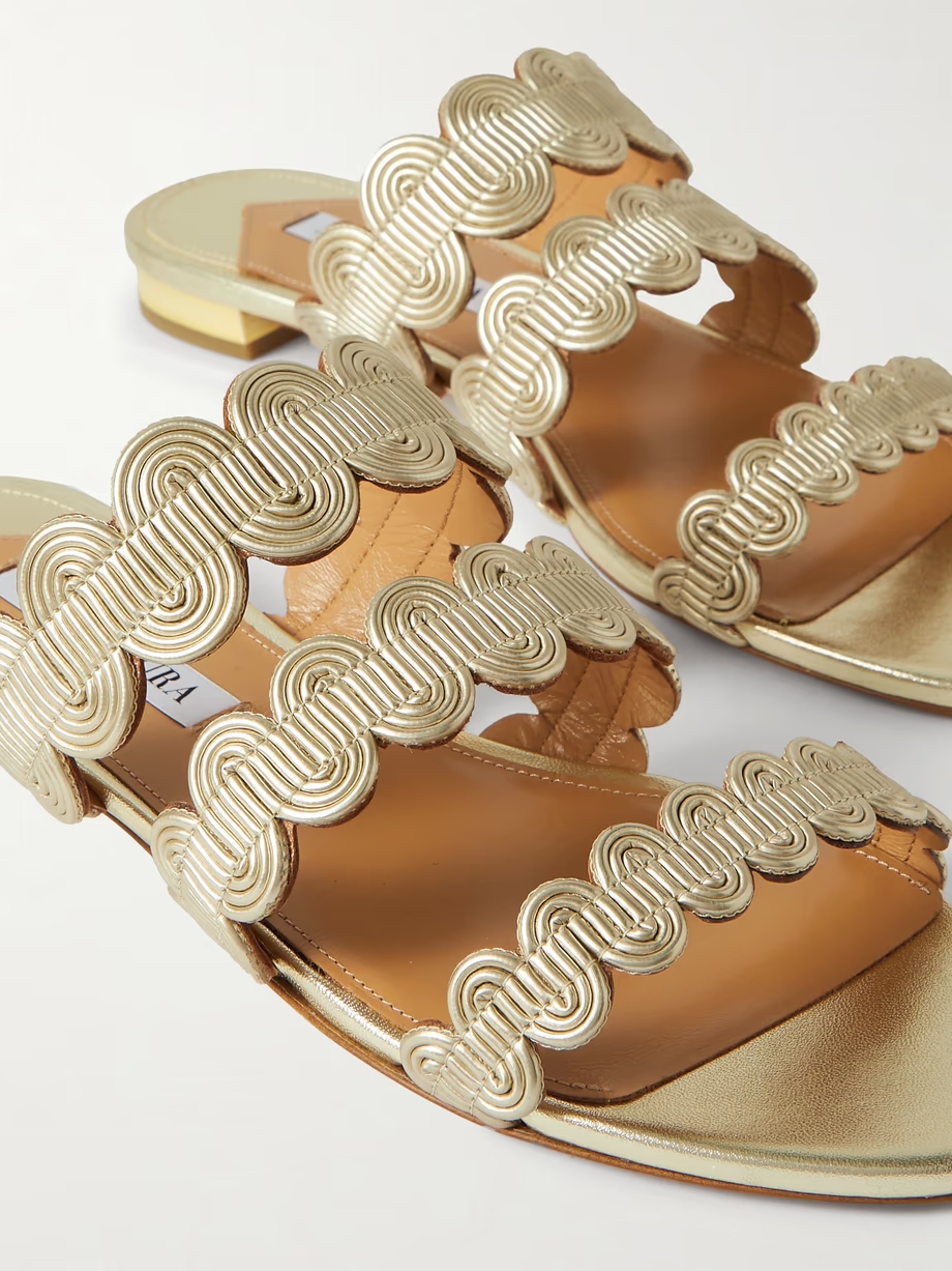 Wavy metallic leather slides Wavy metallic leather slides