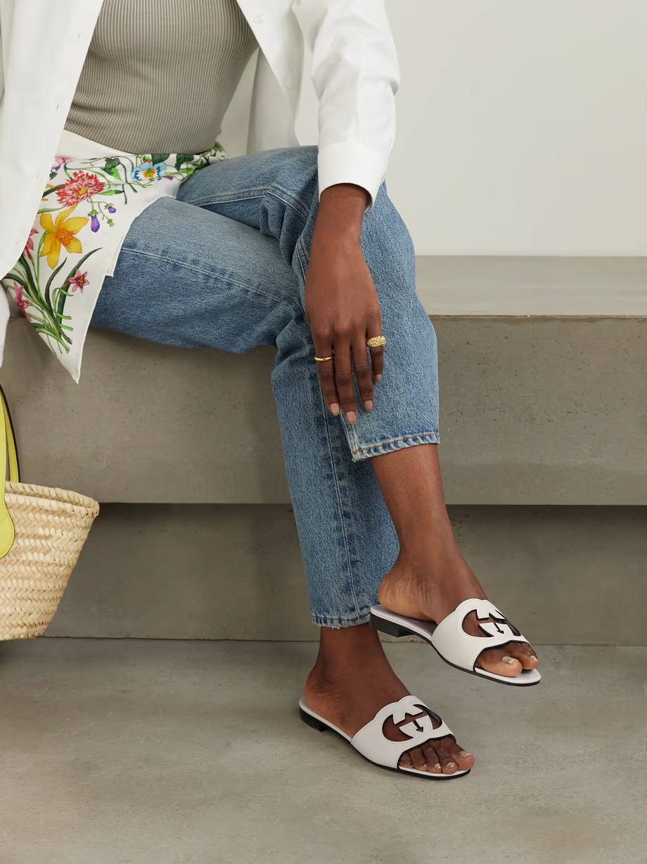 Cutout leather slides Cutout leather slides