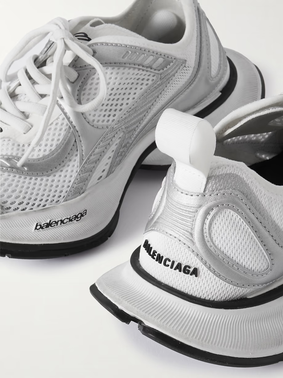 Circuit mesh and rubber sneakers Circuit mesh and rubber sneakers