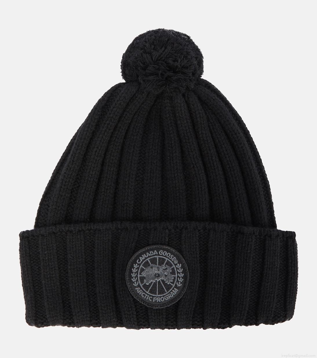 Canada GooseCashmere and wool pompom beanie Canada GooseCashmere and wool pompom beanie