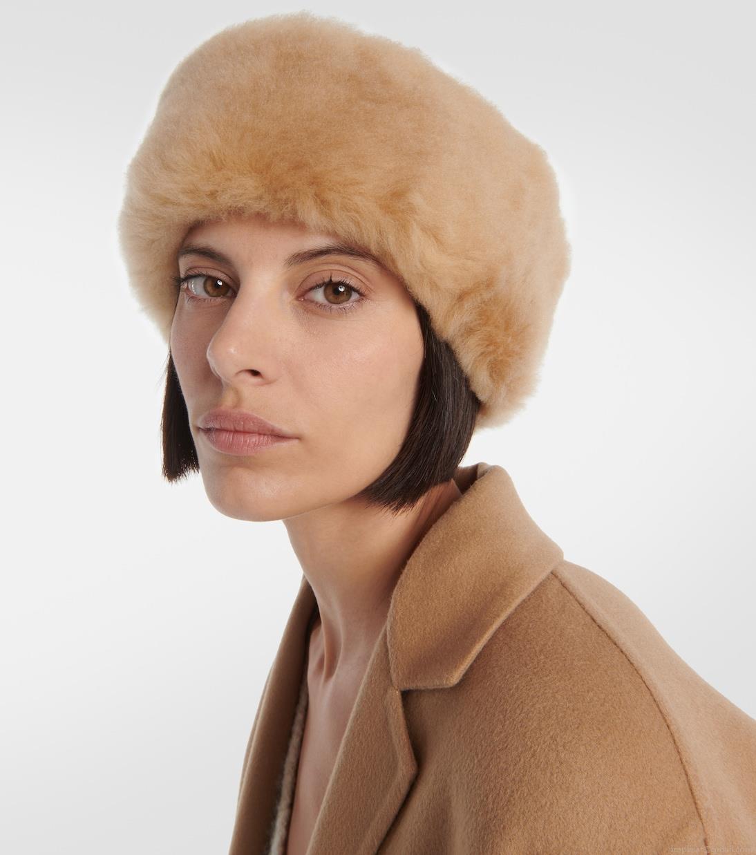 Loro PianaColbacco shearling and cashmere hat Loro PianaColbacco shearling and cashmere hat