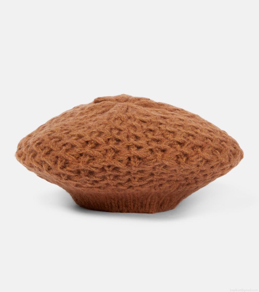 Loro PianaCashmere and silk knit beanie Loro PianaCashmere and silk knit beanie