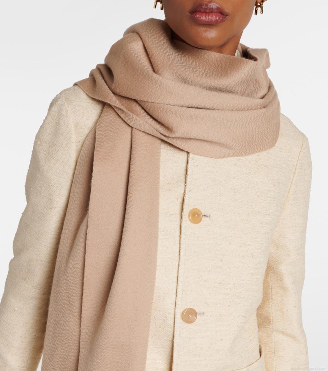 Loro PianaGrande Unita cashmere scarf Loro PianaGrande Unita cashmere scarf