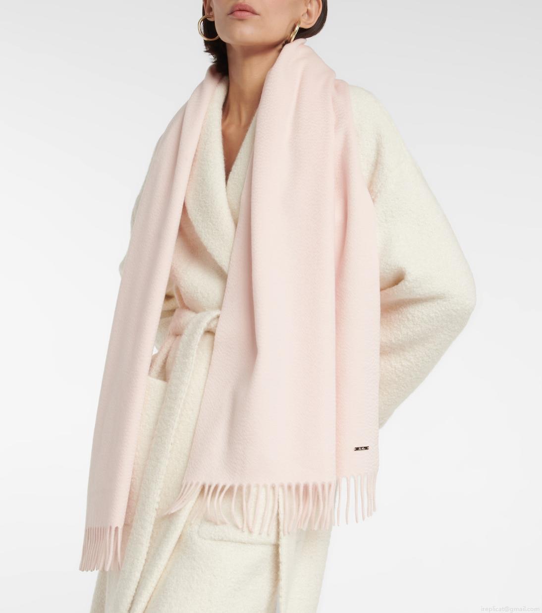 Loro PianaGrande Unita cashmere scarf Loro PianaGrande Unita cashmere scarf