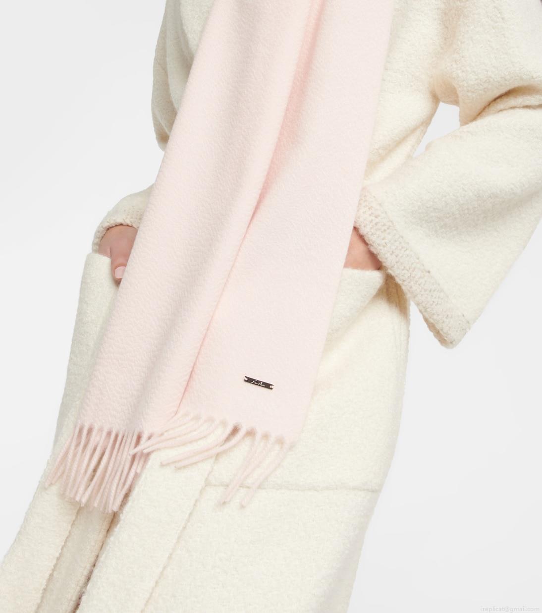 Loro PianaGrande Unita cashmere scarf Loro PianaGrande Unita cashmere scarf