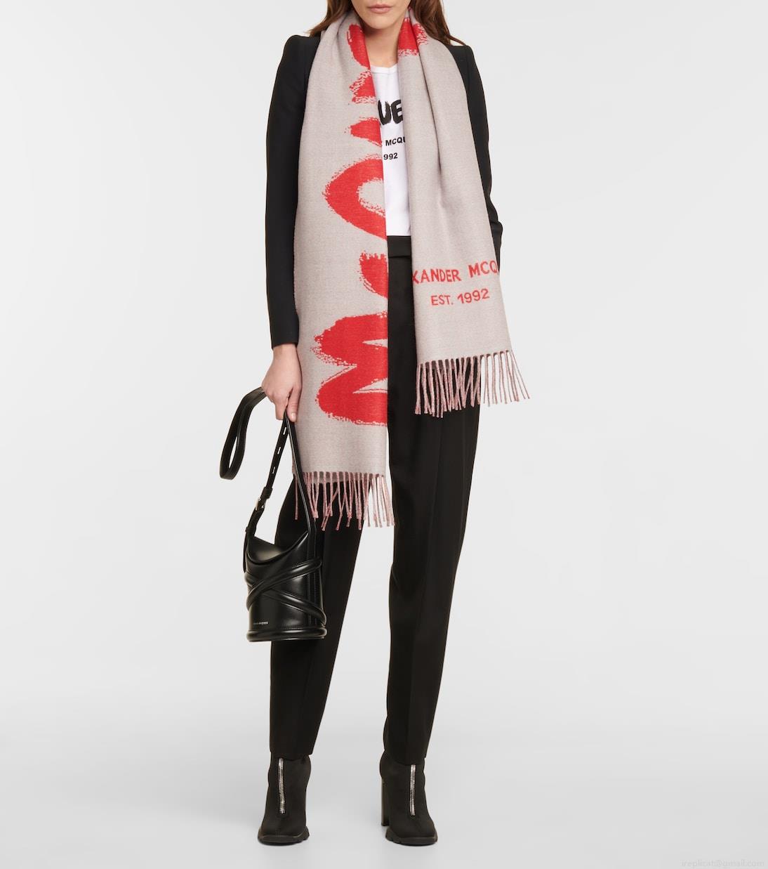 Alexander McQueenLogo wool scarf Alexander McQueenLogo wool scarf