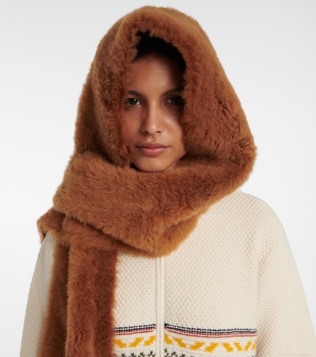 Loro PianaHooded shearling scarf Loro PianaHooded shearling scarf
