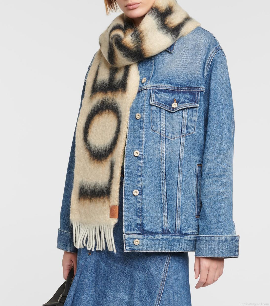 LoeweLogo jacquard wool-blend scarf LoeweLogo jacquard wool-blend scarf