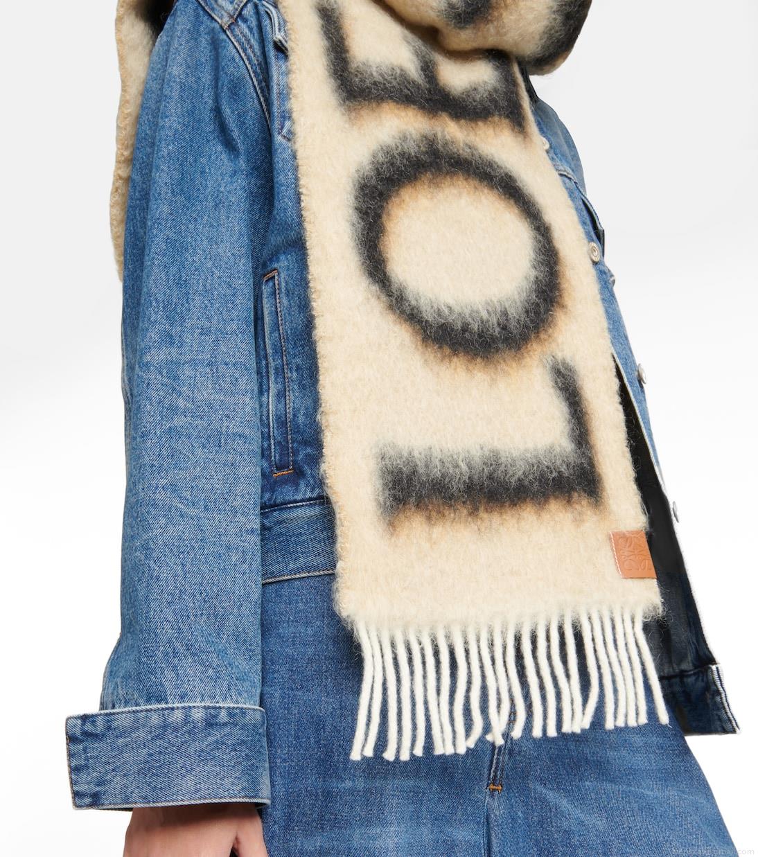 LoeweLogo jacquard wool-blend scarf LoeweLogo jacquard wool-blend scarf