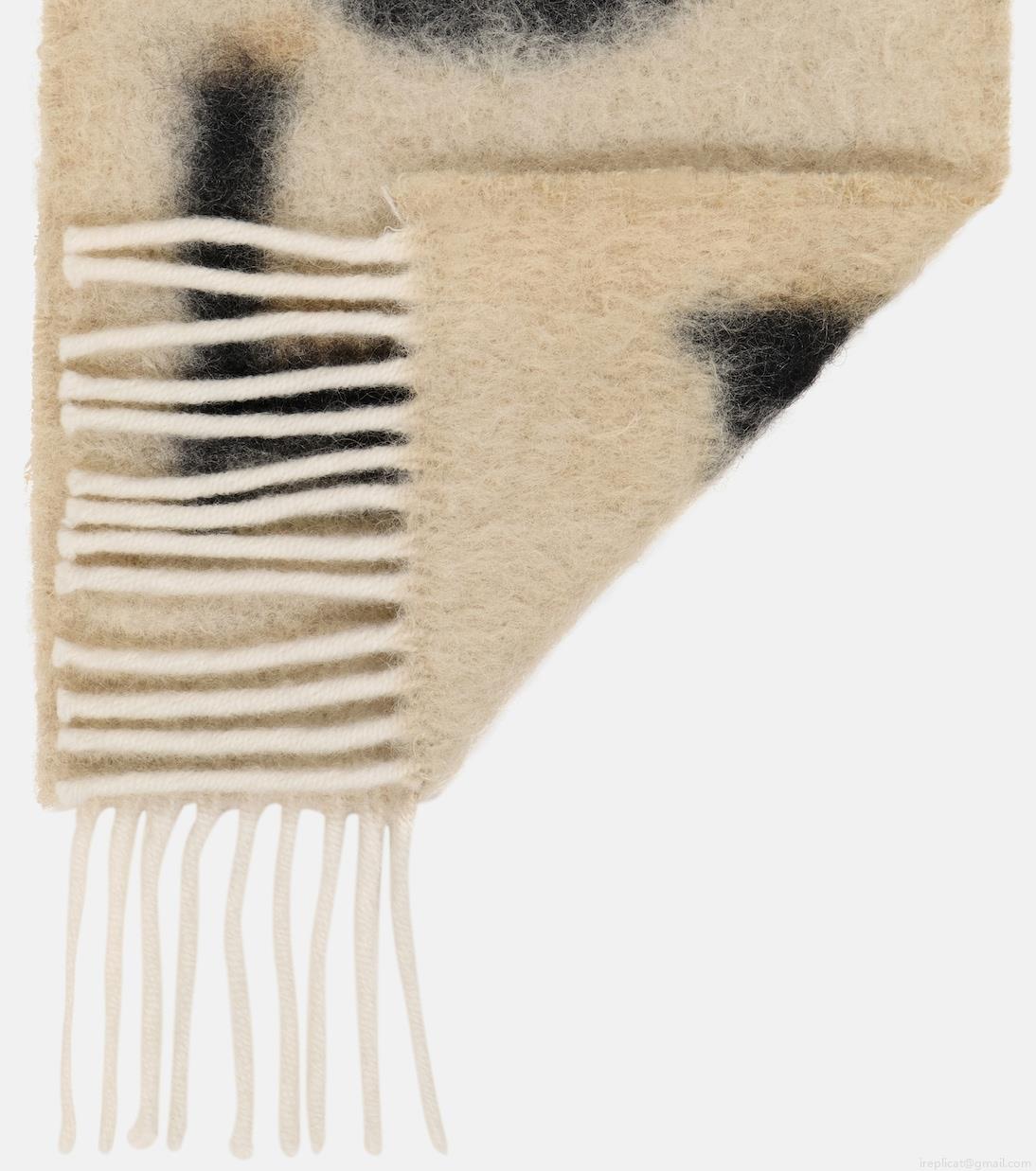 LoeweLogo jacquard wool-blend scarf LoeweLogo jacquard wool-blend scarf