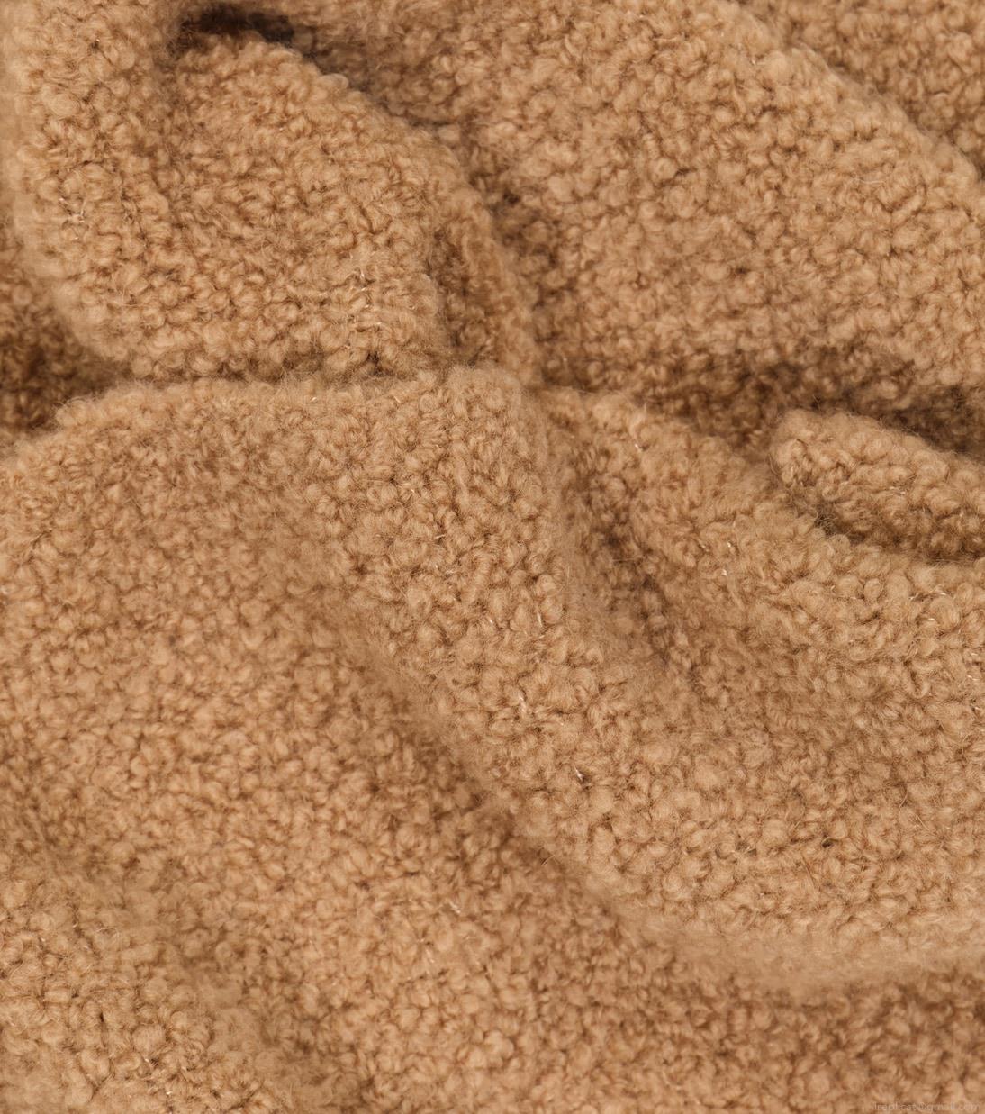 Loro PianaFluffy bouclé scarf Loro PianaFluffy bouclé scarf