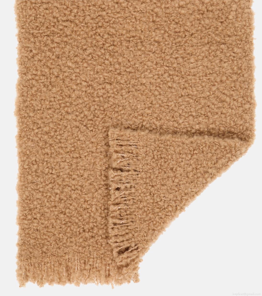 Loro PianaFluffy bouclé scarf Loro PianaFluffy bouclé scarf