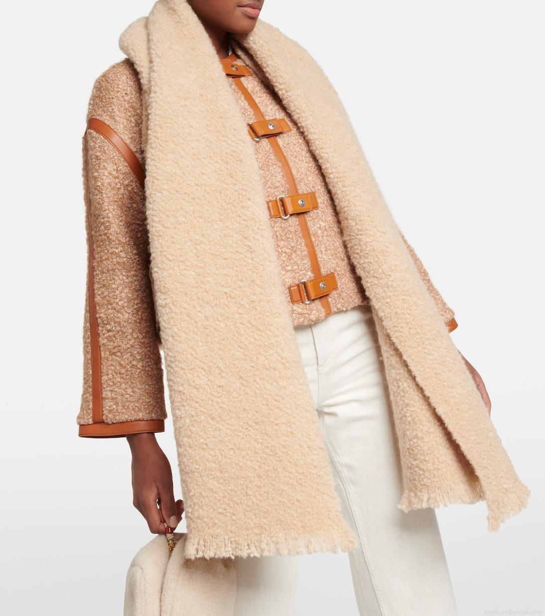 Loro PianaFluffy bouclé scarf Loro PianaFluffy bouclé scarf