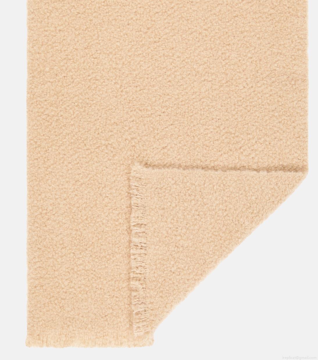 Loro PianaFluffy bouclé scarf Loro PianaFluffy bouclé scarf