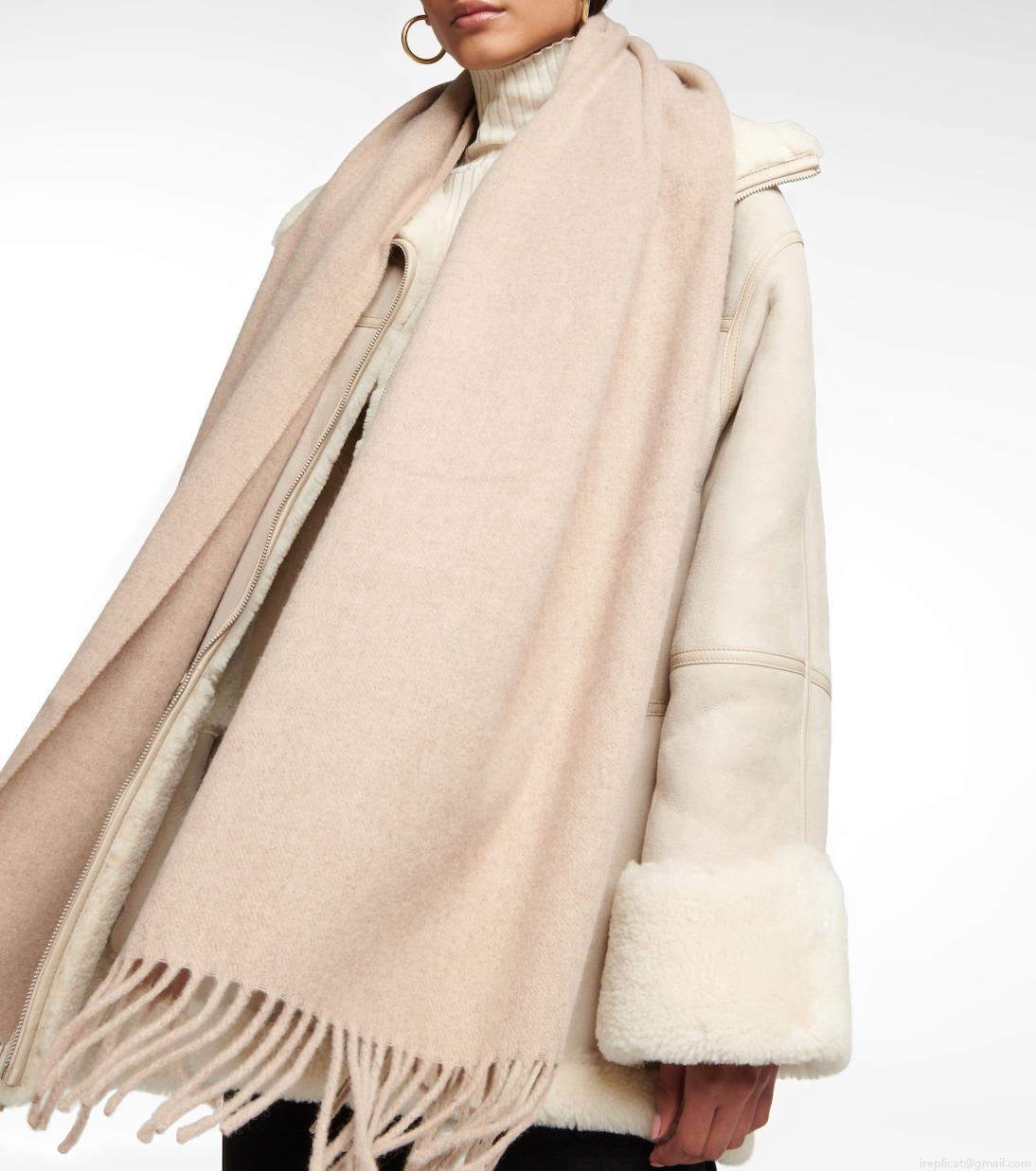 TotemeVirgin wool scarf TotemeVirgin wool scarf