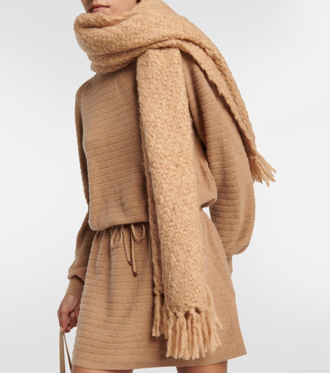Loro PianaFringed cashmere and silk scarf Loro PianaFringed cashmere and silk scarf