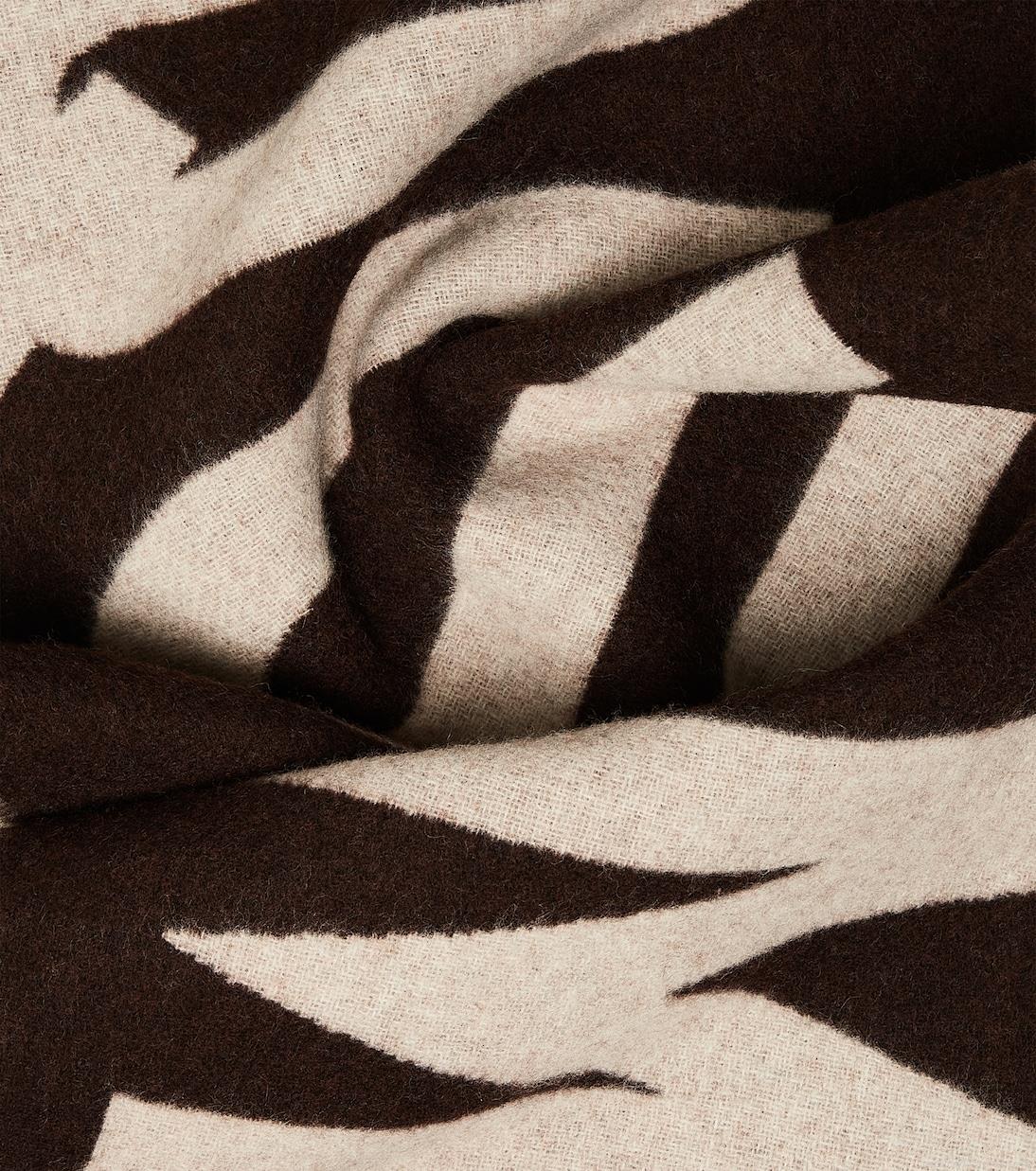 JacquemusÉcharpe logo virgin wool scarf JacquemusÉcharpe logo virgin wool scarf