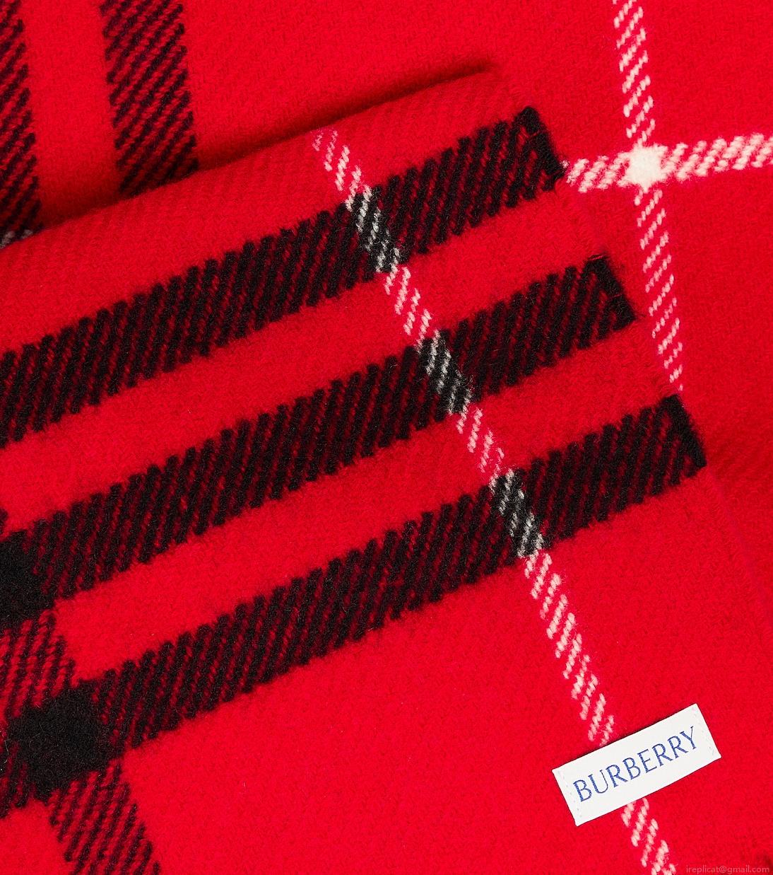 BurberryBurberry Check wool and cashmere scarf BurberryBurberry Check wool and cashmere scarf