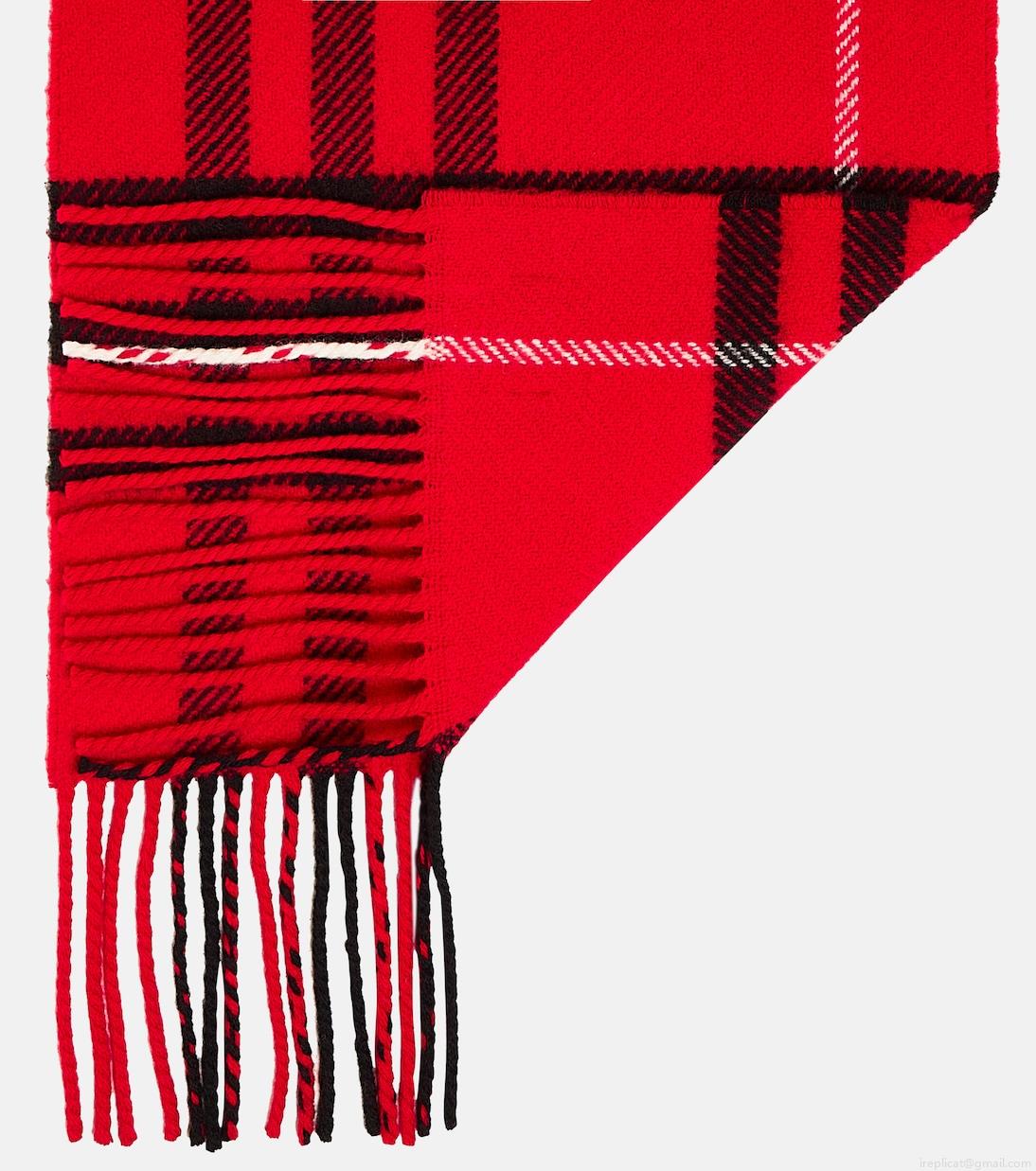 BurberryBurberry Check wool and cashmere scarf BurberryBurberry Check wool and cashmere scarf