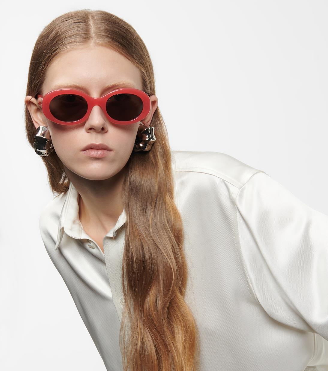 Celine EyewearTriomphe 01 oval sunglasses Celine EyewearTriomphe 01 oval sunglasses